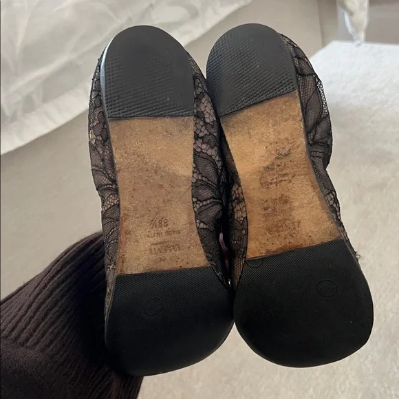 Valentino Black and Cream Lace Flats - Picture 4 of 5